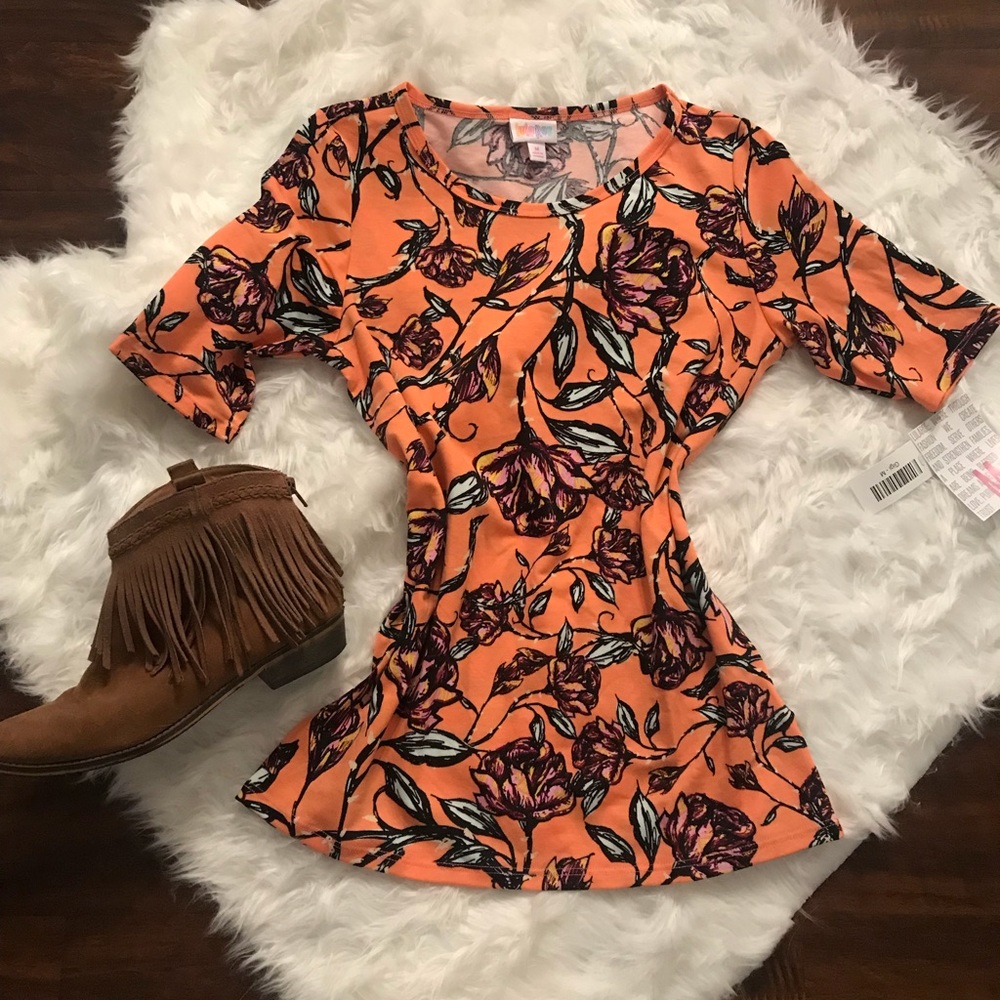 🎀LULAROE GIGI TOP🎀